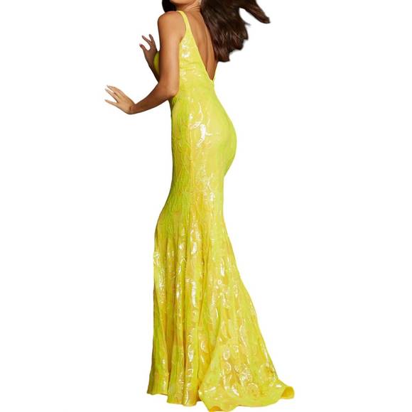 NEW JOVANI plunging neckline fitted party dress in yellow - Picture 2 of 2